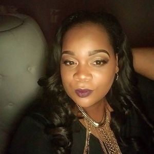 Meet your Posher, Dionne